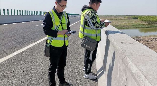 秦滨高速总监办认真履行职责，进行缺陷问题排查