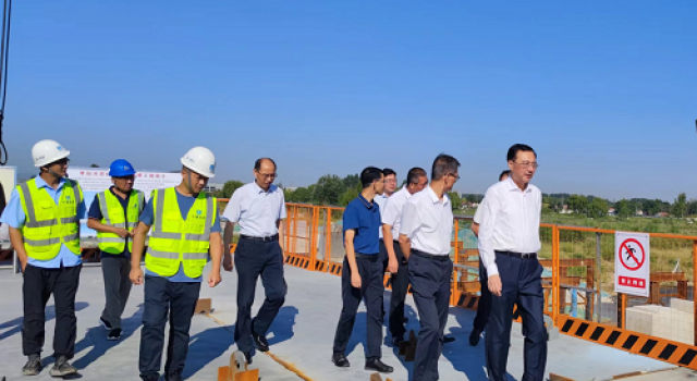 市长调研淄博孝妇河生态修复项目联通路大桥