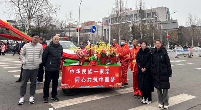 淄博市内养护工程总监办组织员工参观周村区元宵节活动
