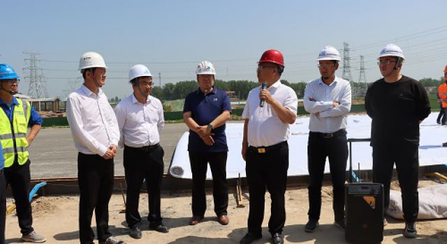 安罗高速豫冀省界至原阳段第二总监办参加项目公司组织的四标水稳施工观摩会